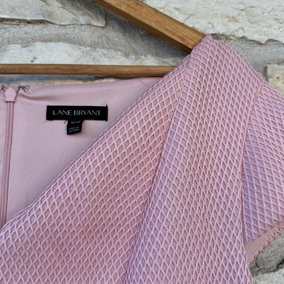 Lane Bryant 18/20 Pink Textured Dress - Picture 2 of 5